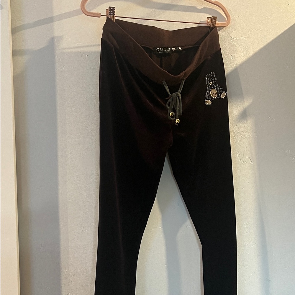 GUCCI-Women's Velvet Tracksuit in Dark Brown with Rhinestone Bears. - Picture 6 of 16
